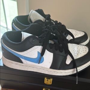 Nike air jordan Black and Blue Sneakers with Classic Silhouette